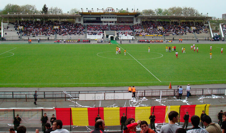 ctadionspartakvladikavkaz2010god Футбол ЮФОСКФО Стадион Спартак в 2010 году