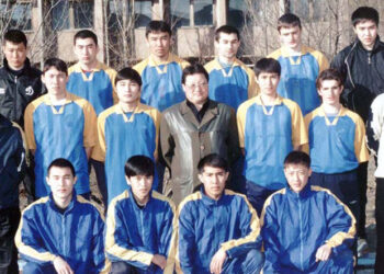 Улан Залата Калмыкия футбольная команда фотография 2005 год