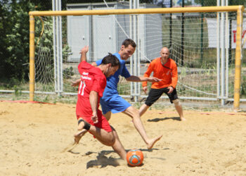 Пляжный футбол стал популярным на Юге