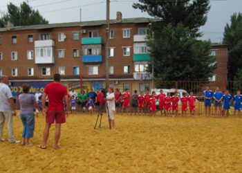 В Гуково пляжный футбол