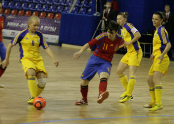 Мини-футбол – в школу