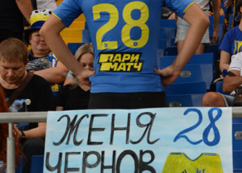 Женя Чернов сделал легендарный двойной сейв задницей