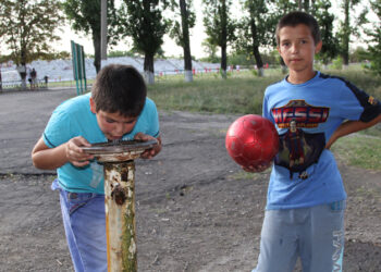 Сельская администрация: денег не хватает на футбольные мячи и майки
