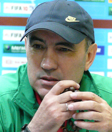 БЕРДЫЕВ СПЕШИТ НА ПОМОЩЬ Ростов возглавил один из самых титулованных российских тренеров Футбол ЮФОСКФО Бердыев спешит на помощь