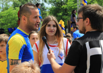 Федор Кудряшов подарил детям-сиротам настольную игру