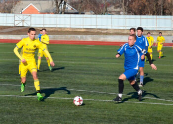 Новое футбольное поле — лишнее: так считают жители Новошахтинска