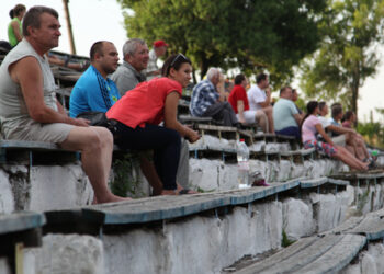 Стадион Заря Тацинская много ли людей здесь
