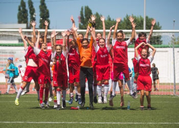 «Кожаный мяч» Юг и финал России девочки 13 лет 2003 г. в 2016 году Ейск