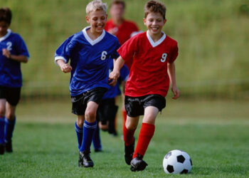 Юноша из Романовской занимается футболом