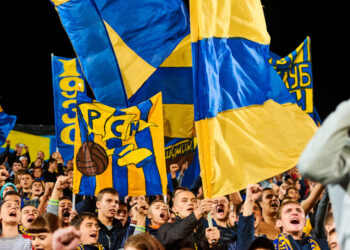 За любимой командой хоть на край света