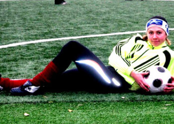 Диана Бугрова: Играть в футбол начинала вместе с мальчишками