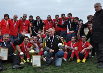 Футбольные болельщики Сальска празднуют спустя 9 лет