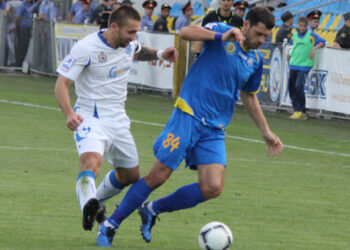 Волга из Ульяновска встречается с Ростовом 1 сентяб. 2012 г.