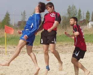 «Мир-Комвек» впервые проиграл областной турнир по пляжному футболу