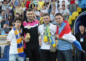 Болельщики ФК Ростов вручили Стипе Плетикосе свое сердце