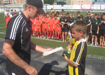 Тренер команды ФШМ «Ростов» 1999 г.р. Роман Оловянщиков об итогах 2010 года