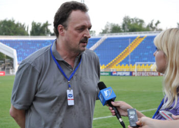 Виктор Гусев интервью о футболе и шнурках (2010 год Ростов-на-Дону)