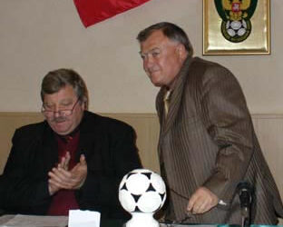 Только что Эдуард Лакомов был единогласно избран президентом Федерации футбола ЮФО на новый срок