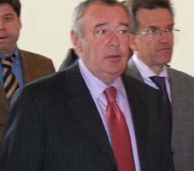 Губернатор Ростовской области Владимир Чуб предлагает главам поселений быть самостоятельными, а не надеяться на областной бюджет