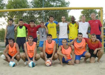 Чемпион ЮФО-2007 по пляжному футболу команда «Мир-Комвек»