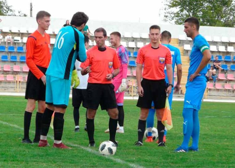 Батайчане недовольны судейством в матче ФК Славяне Батайск 1 0