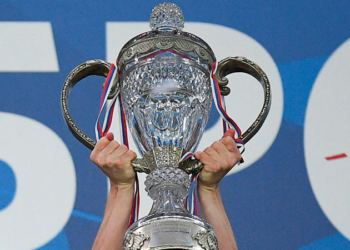 Чаша Кубок по футболу