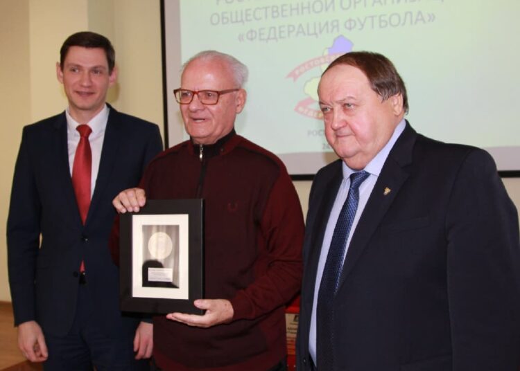 Памяти Анатолия Митюхина Футбол ЮФОСКФО Анатолий Митюхин 1 й президент Ростсельмаша фото