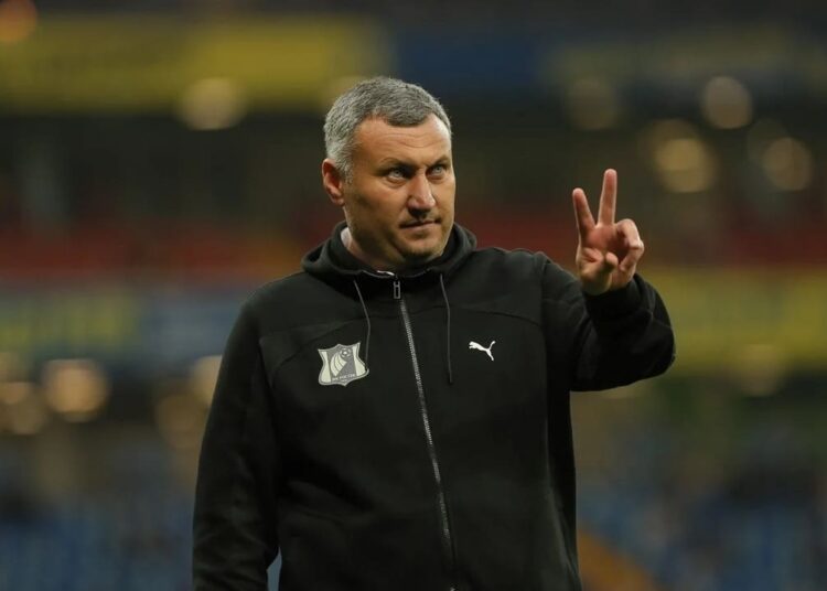 Как в ФК Ростов главные тренеры были ио