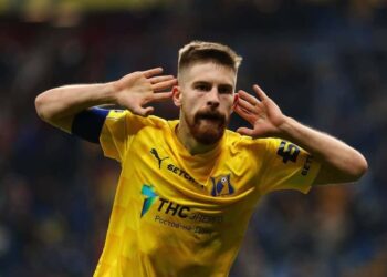 Футболист Данил Глебов: ест доширак, отвечает за музыку