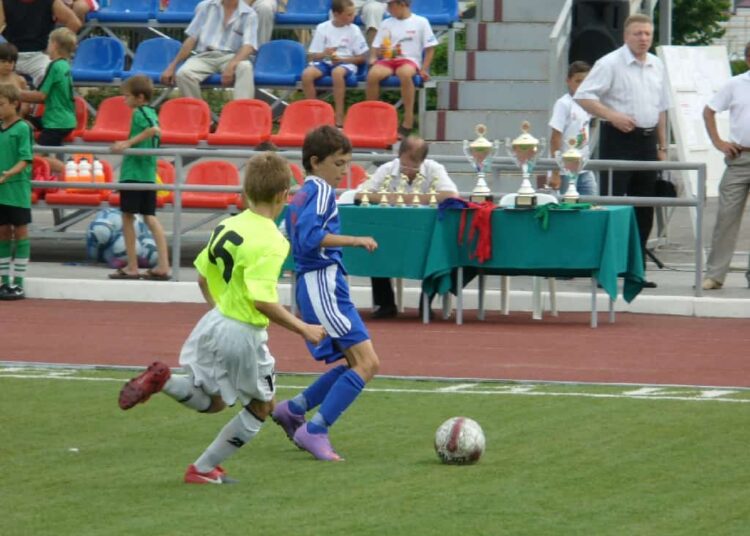 Клубы РПЛ ФНЛ и ПФЛ прохладны к своим юношам Футбол ЮФОСКФО Клубы РПЛ и ФНЛ прохладны к своим юношам