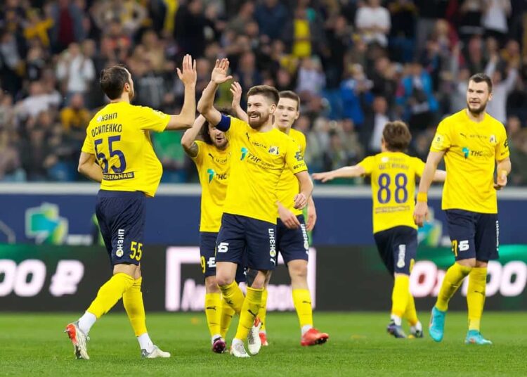 Шахматный этюд на футбольном поле Ростов Спартак 24042022 Футбол ЮФОСКФО Ростов Спартак 24042022 превью матча