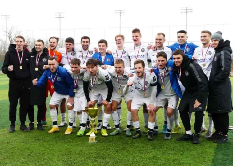 Строитель Каменск Шахтинский третий год подряд завоевал Кубок Щербатенко