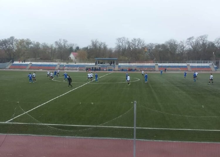 ФК Азов футболисты сами платят за участие в соревнованиях