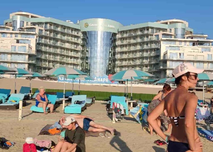 Кто установил рекорд по забитым мячам в ЛФЛ ЮФО 2004 года