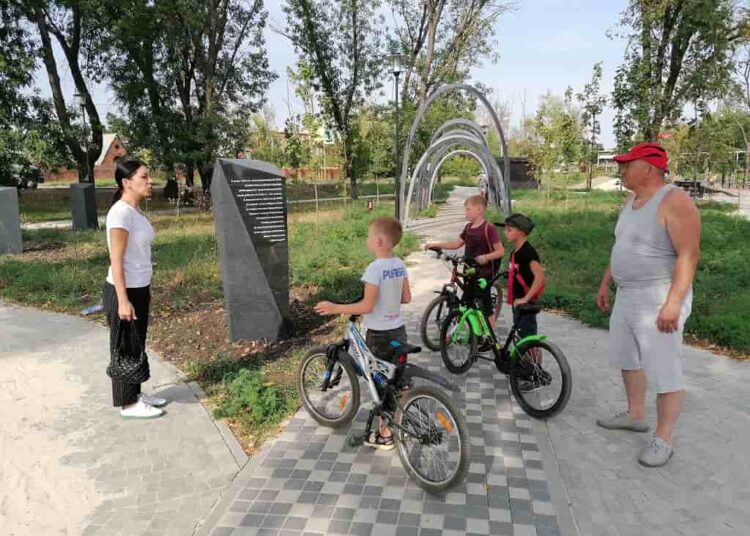 В Гуково запустили экскурсии по историческим камням Футбол ЮФОСКФО В Гукове приглашают на экскурсии по исторической тропе