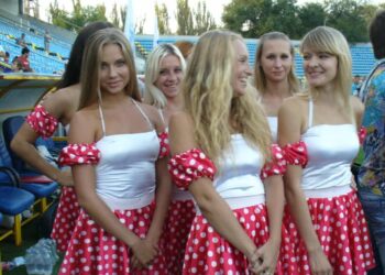 Как проходит Кожаный мяч среди девочек