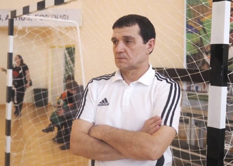 Тренер по футболу Анзор Коблев интервью за 2004 год Футбол ЮФОСКФО