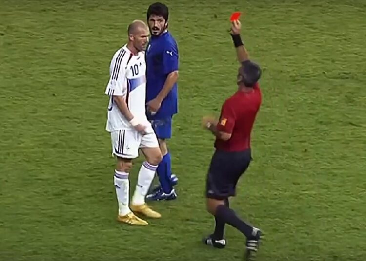 Самые громкие удаления футболистов с поля Футбол ЮФОСКФО Красная карточка в футболе как удаляли именитых футболистов