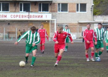 Турнирная таблица ЛФК ЮФО по футболу (4-й тур, 2005 год)