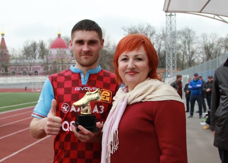 Итоги по футболу турнира Гетманова в 2004 году Футбол ЮФОСКФО Первенство Гетманова 2004 год Алан взял трофей