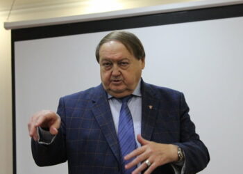 Четвертый дивизион России по футболу 2014 года - кто играет