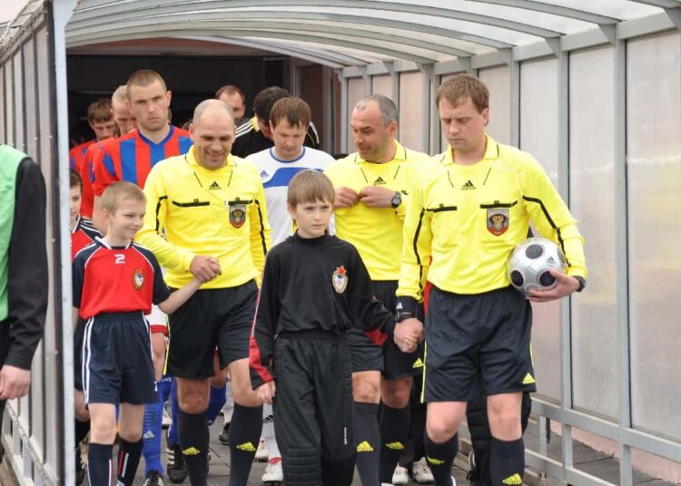 Ростовские судьи по футболу 2005 году Футбол ЮФОСКФО Судьи чемпионата Ростовской обл 2005 года футбол