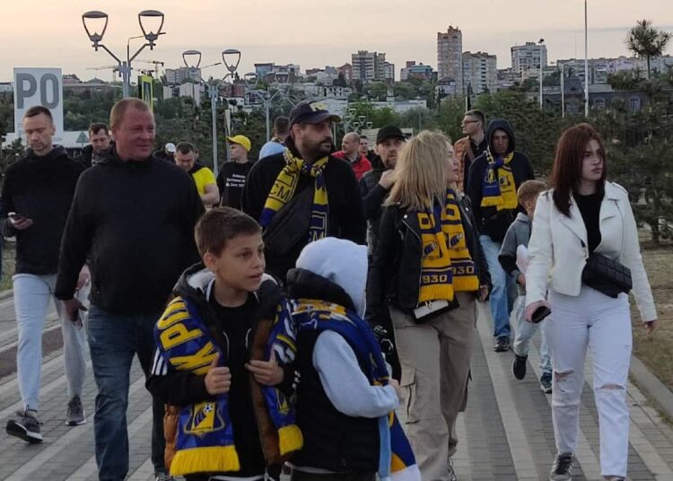 На матч ФК Ростов ФК Оренбург пришло 10208 зрителей