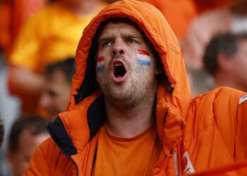 Организованные фанаты футбола позволяют менять ход игры