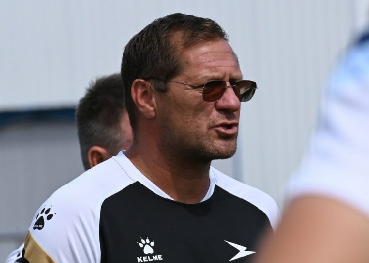 Внезапный уход Пятибратова из Чайки мнение газеты Футбольный курьер